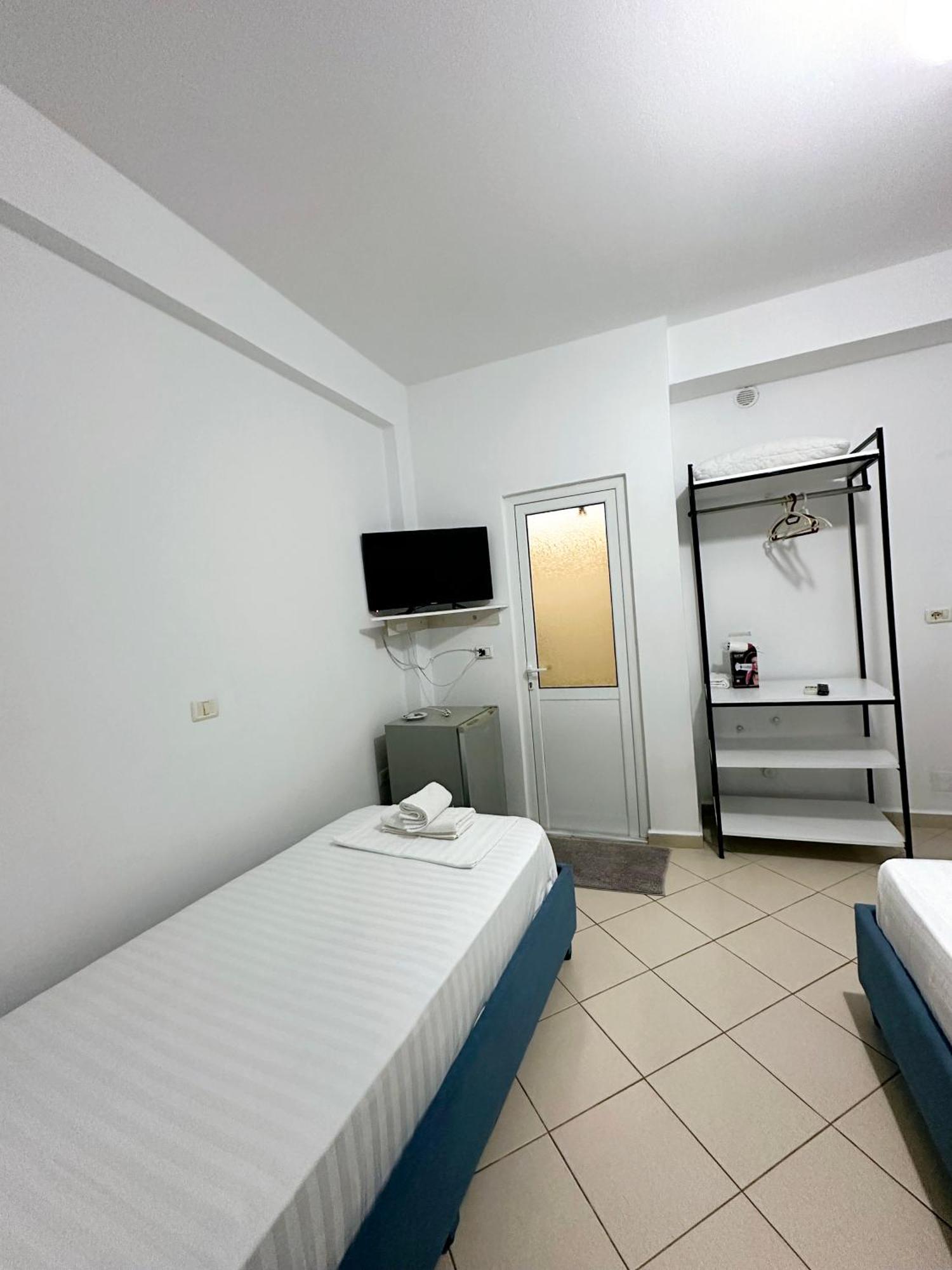 Lengu Holidays Houses Sarande Room photo